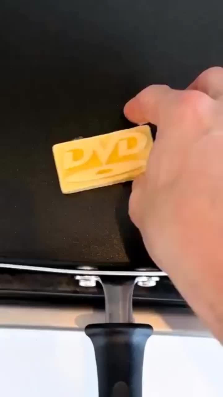 İlk videom deneme videosu olsun istedim. Devam edip etmeyeceğimi bilmiyorum ama nostaljik bir video herkesi memnun eder diye düşündüm. Keyifli onediolanmalar dilerim.