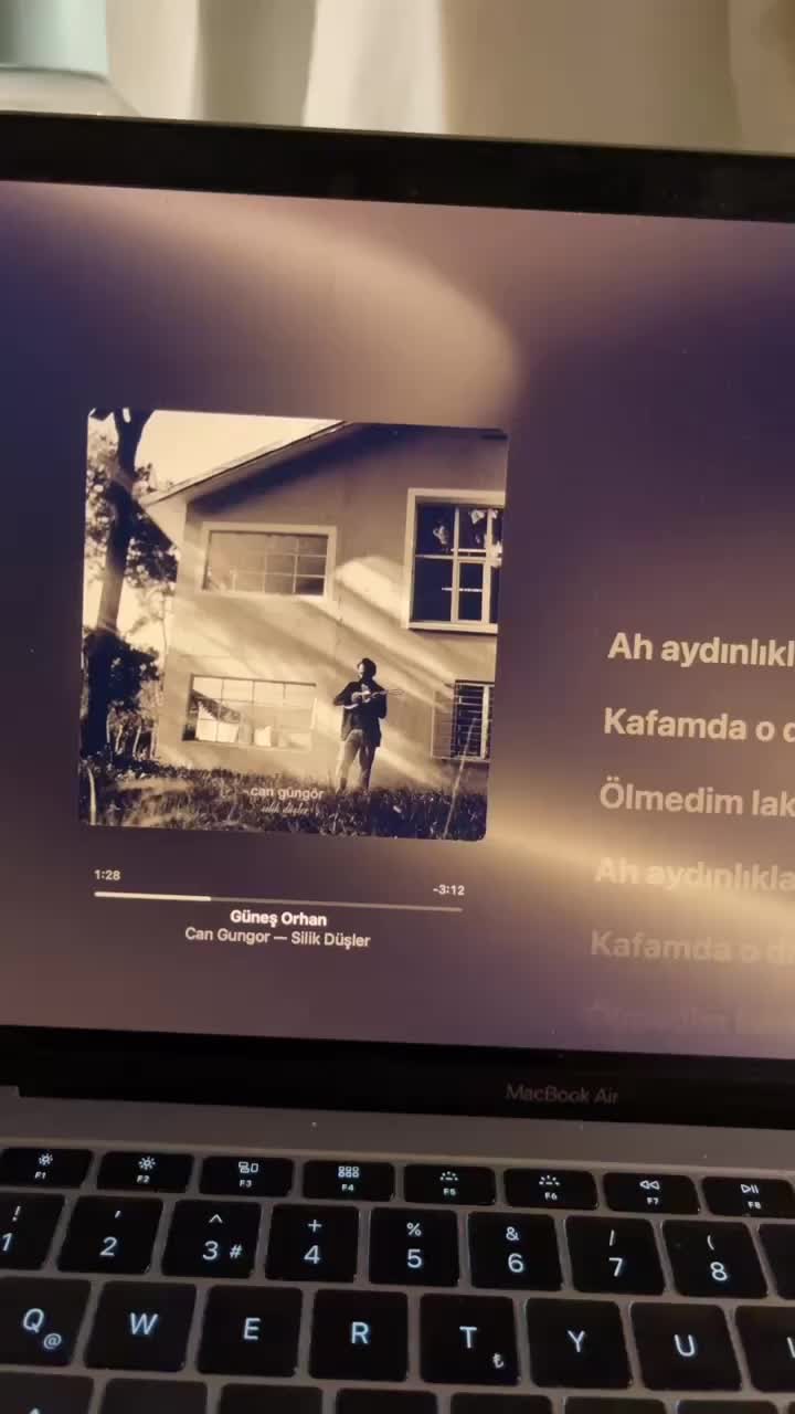 Dinleyin ve dinlettirin LÜTFEN